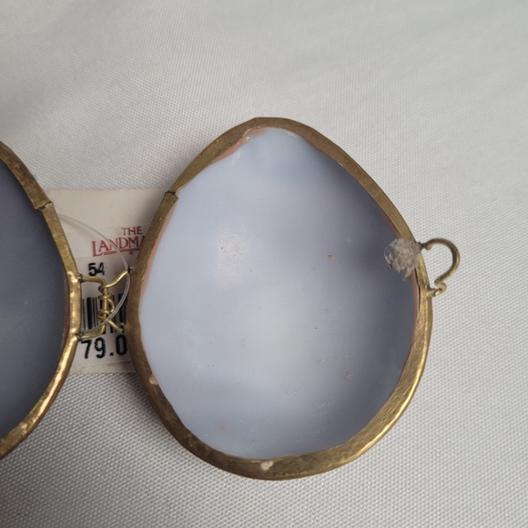 Vintage Sea Shell W/ Brass Tone Clasp Ring Trinket Box - Picture 5 of 8